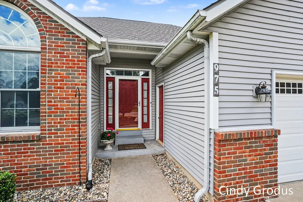 975 Bluff Lake Drive Zeeland Charter Township MI 49464