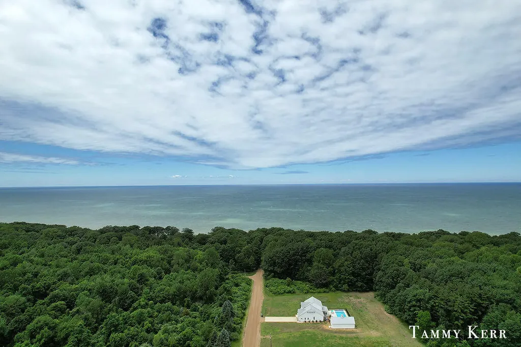 7067 118th Avenue Ganges Township MI 49408