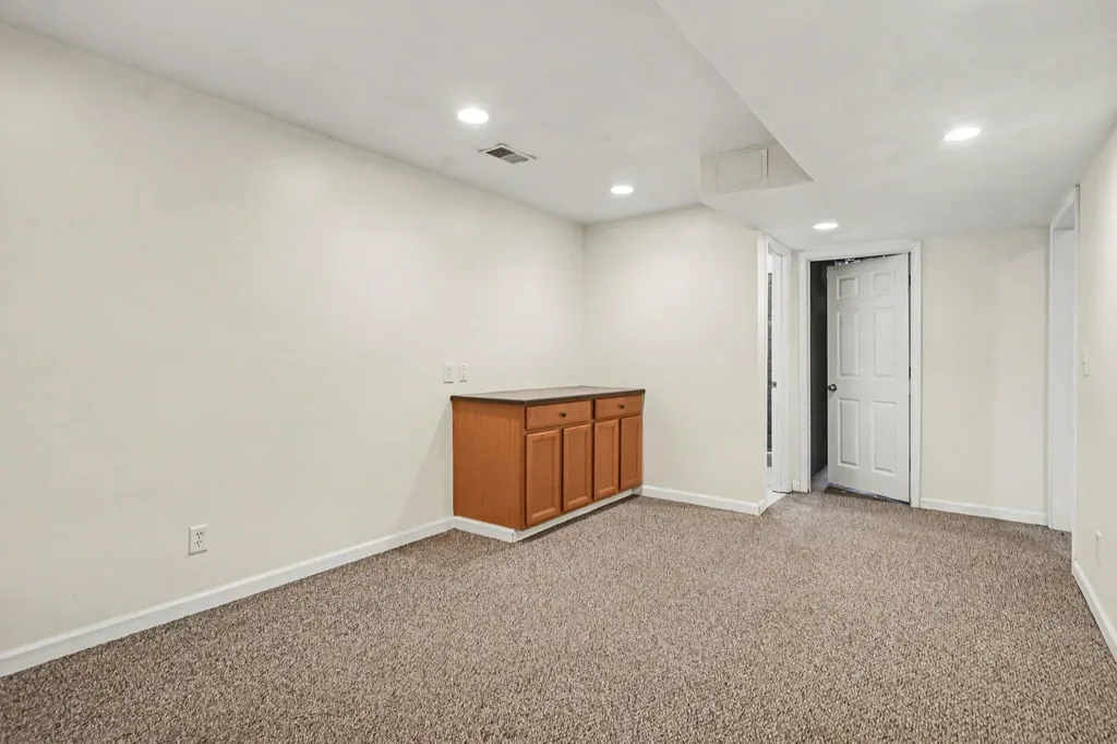 2499 Greenwood Street Muskegon City MI 49441