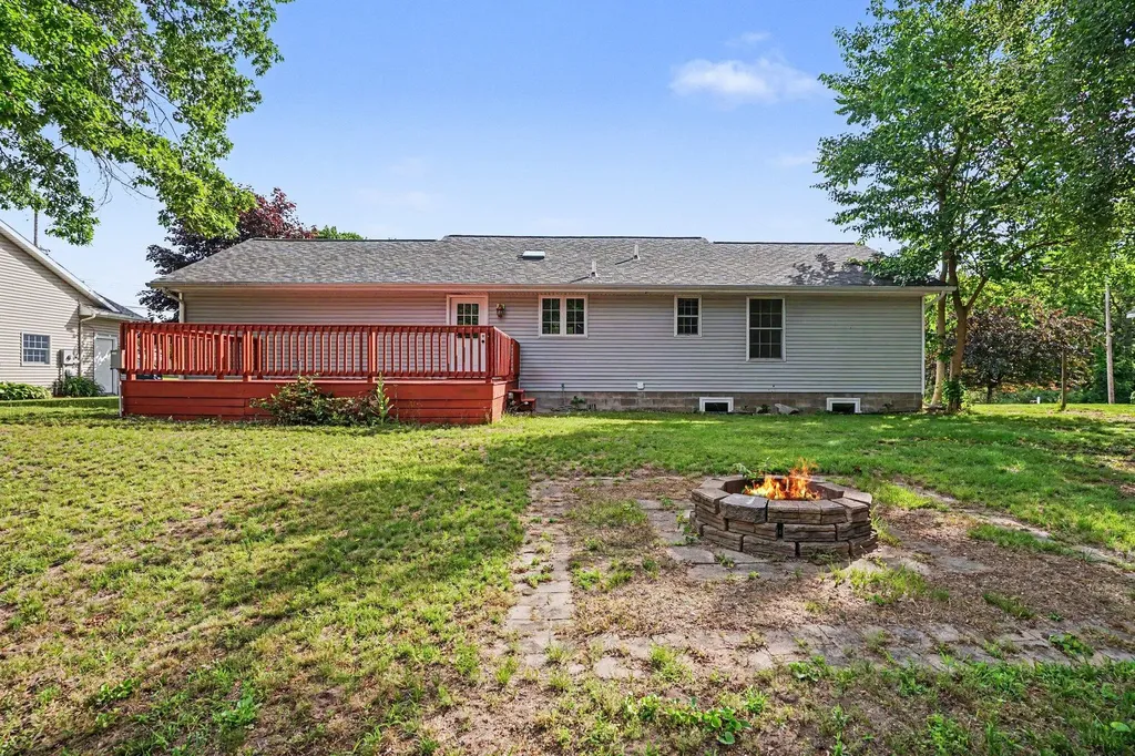 2499 Greenwood Street Muskegon City MI 49441