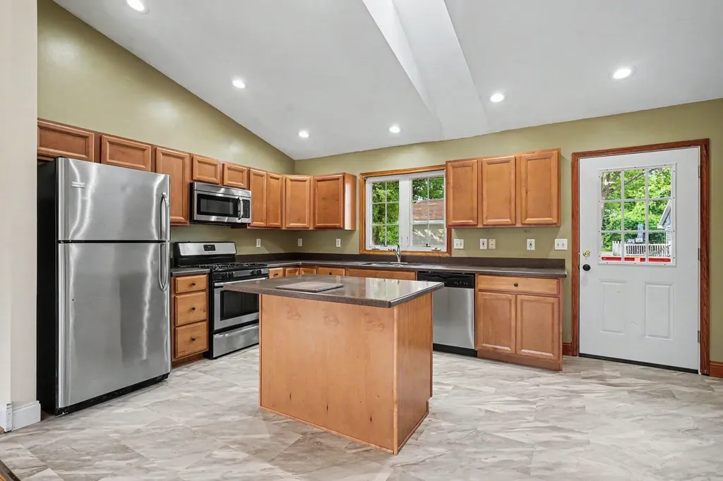 2499 Greenwood Street Muskegon City MI 49441