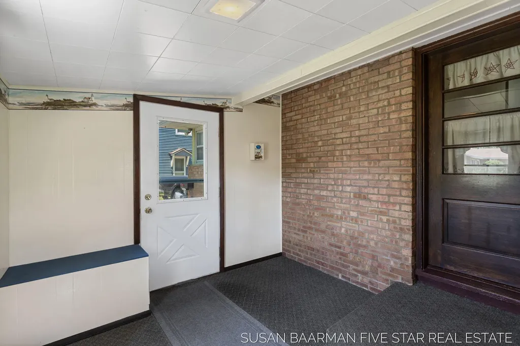 300 W 27th Street Holland City MI 49423