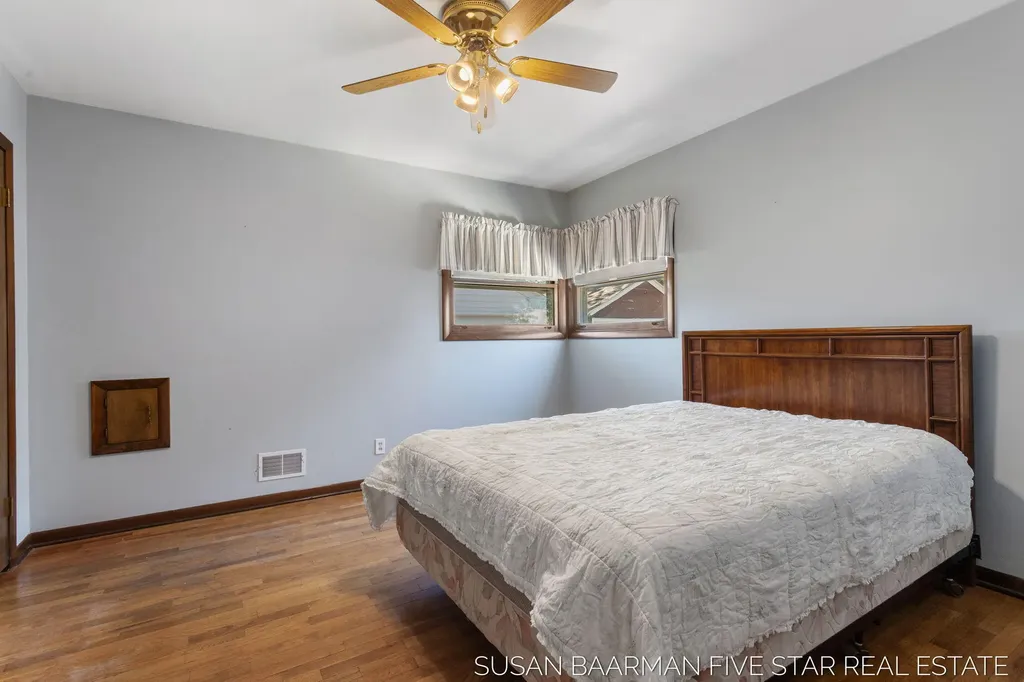 300 W 27th Street Holland City MI 49423