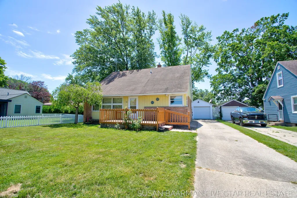 300 W 27th Street Holland City MI 49423