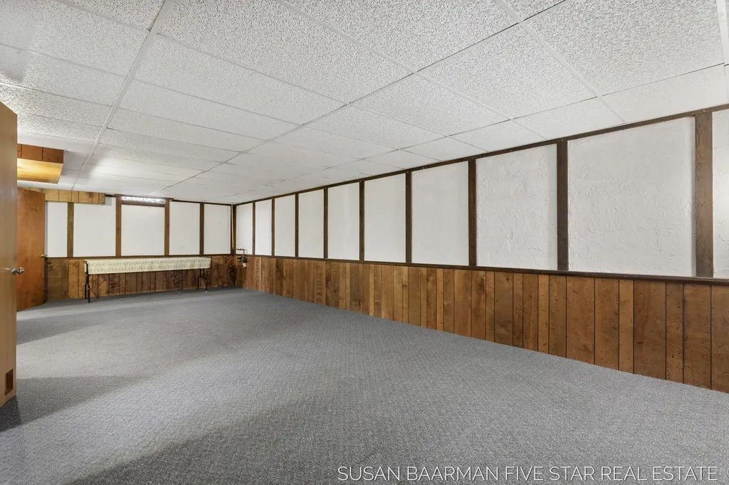 300 W 27th Street Holland City MI 49423