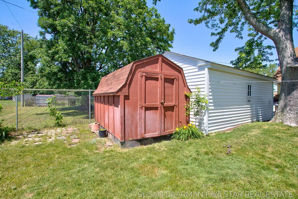 300 W 27th Street Holland City MI 49423
