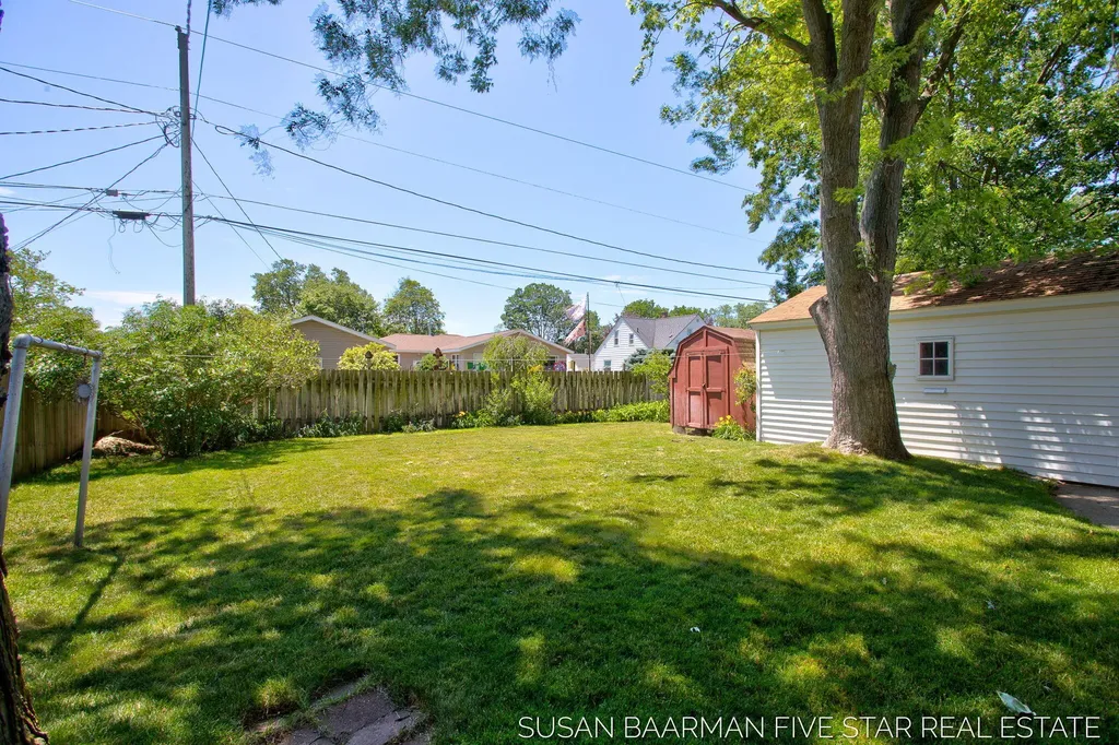 300 W 27th Street Holland City MI 49423
