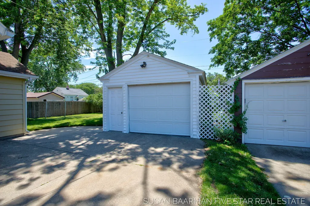 300 W 27th Street Holland City MI 49423
