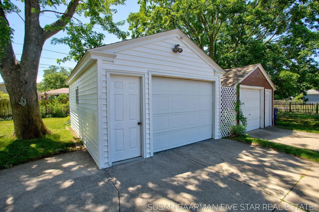 300 W 27th Street Holland City MI 49423