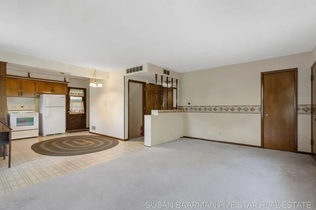 300 W 27th Street Holland City MI 49423