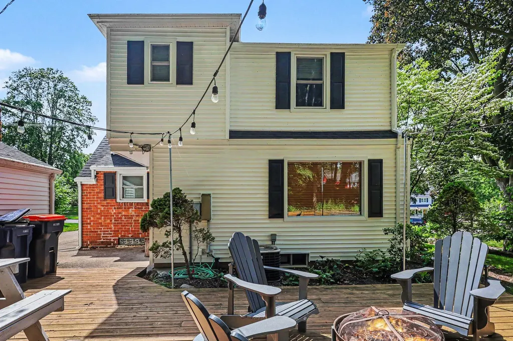 567 Central Avenue Holland City MI 49423