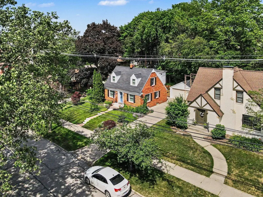 567 Central Avenue Holland City MI 49423