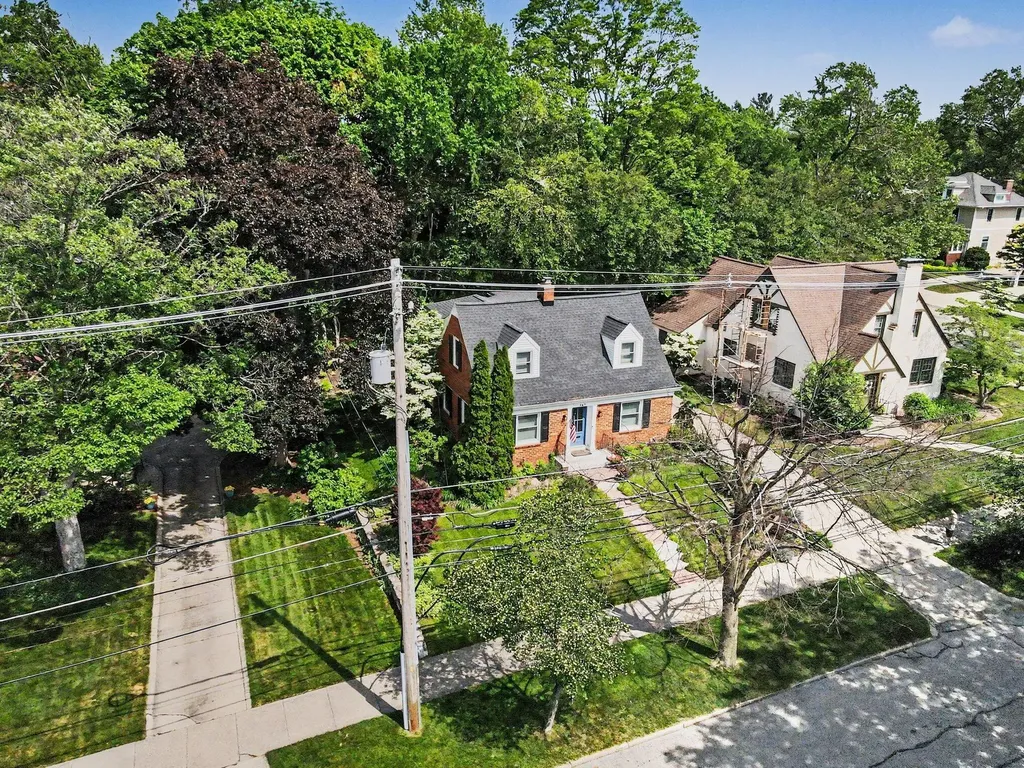 567 Central Avenue Holland City MI 49423