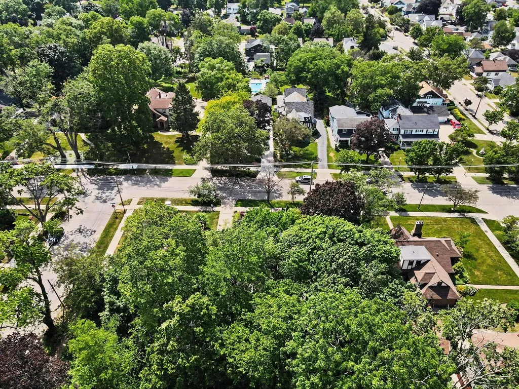 567 Central Avenue Holland City MI 49423