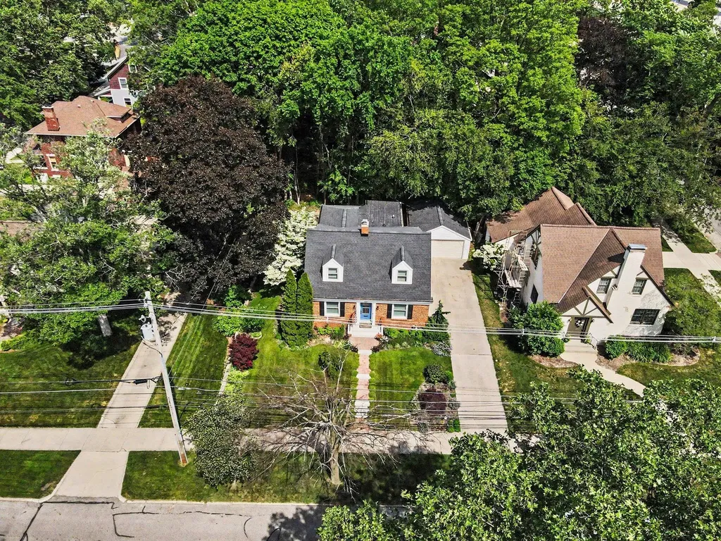 567 Central Avenue Holland City MI 49423