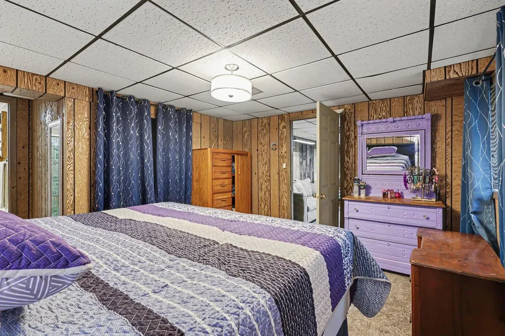 1363 S Quarterline Road Muskegon Charter Township MI 49442