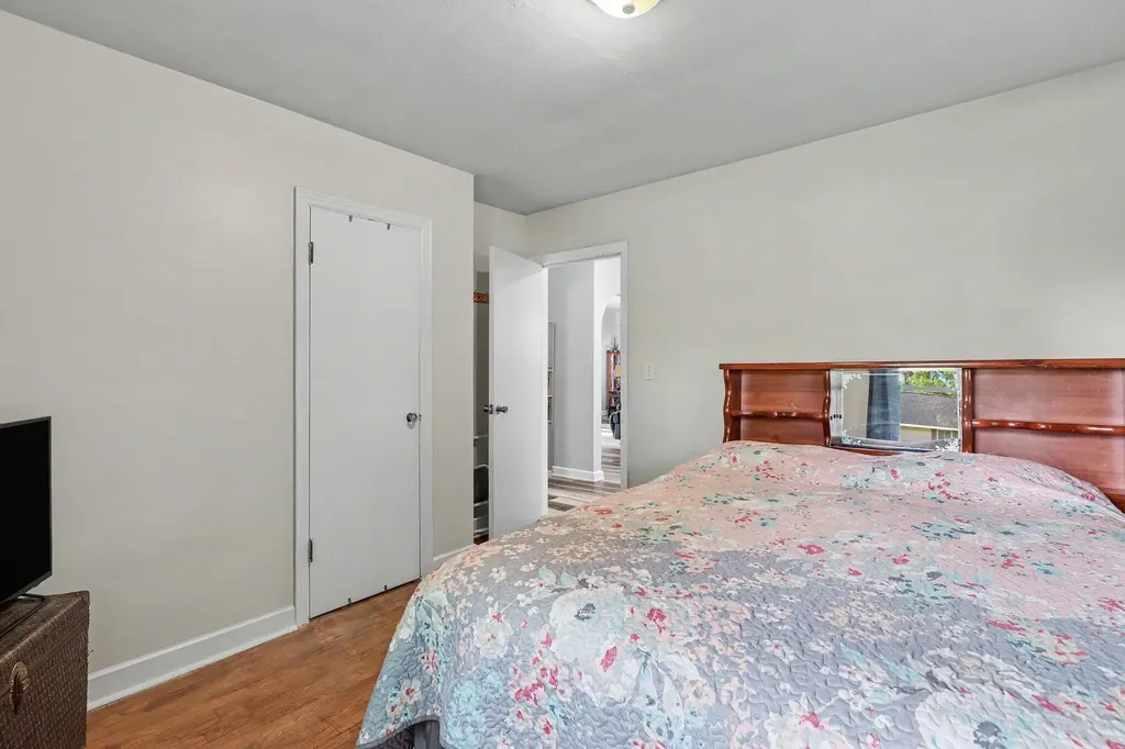 1363 S Quarterline Road Muskegon Charter Township MI 49442