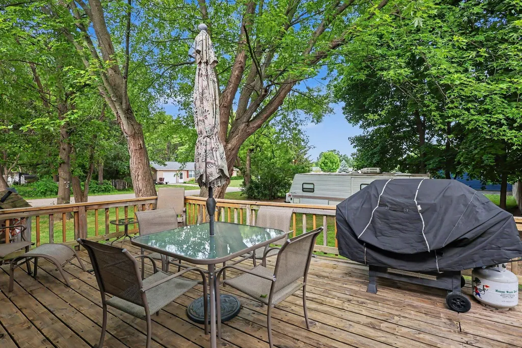 1363 S Quarterline Road Muskegon Charter Township MI 49442