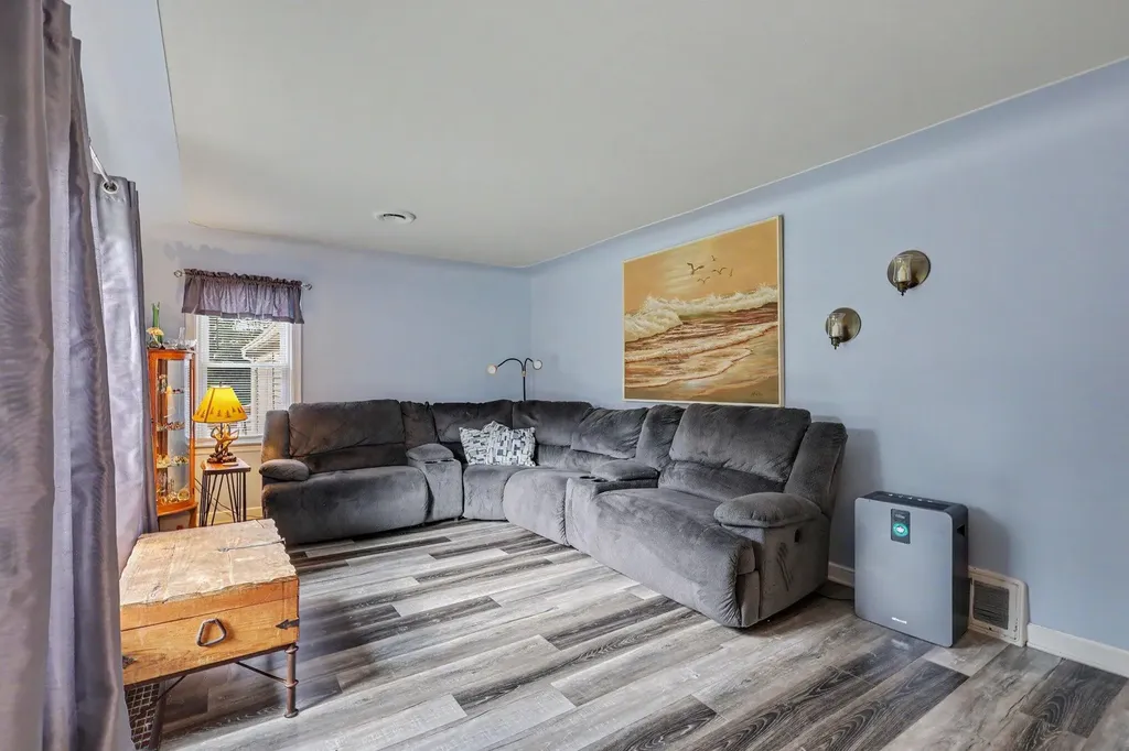 1363 S Quarterline Road Muskegon Charter Township MI 49442
