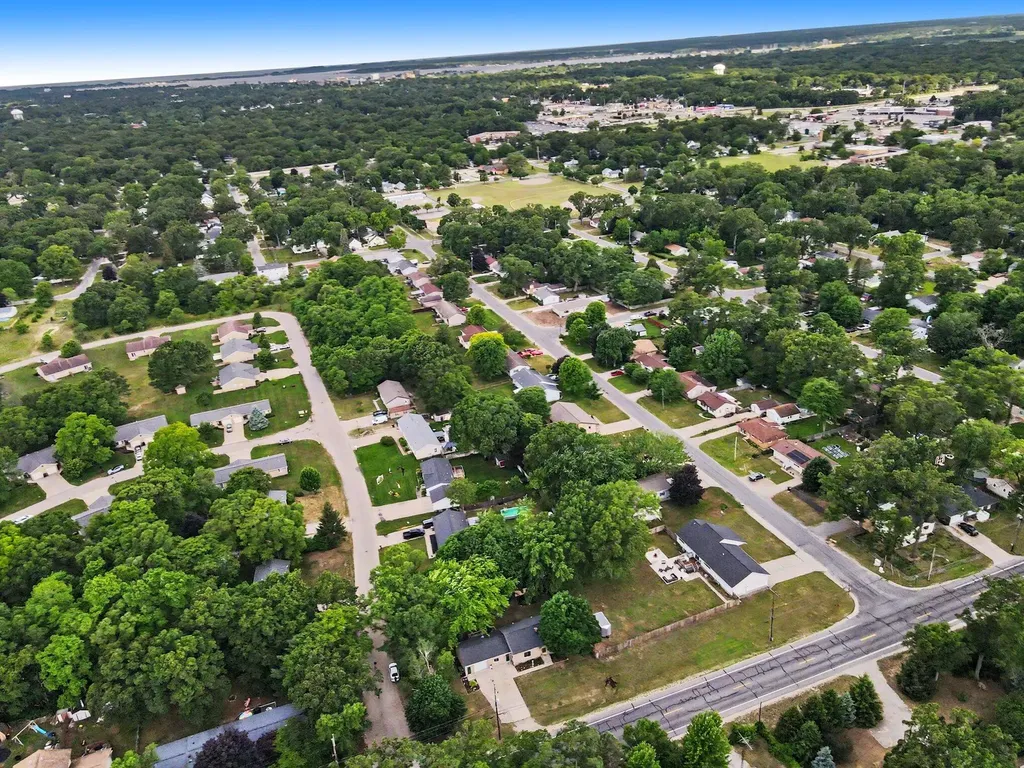 1363 S Quarterline Road Muskegon Charter Township MI 49442