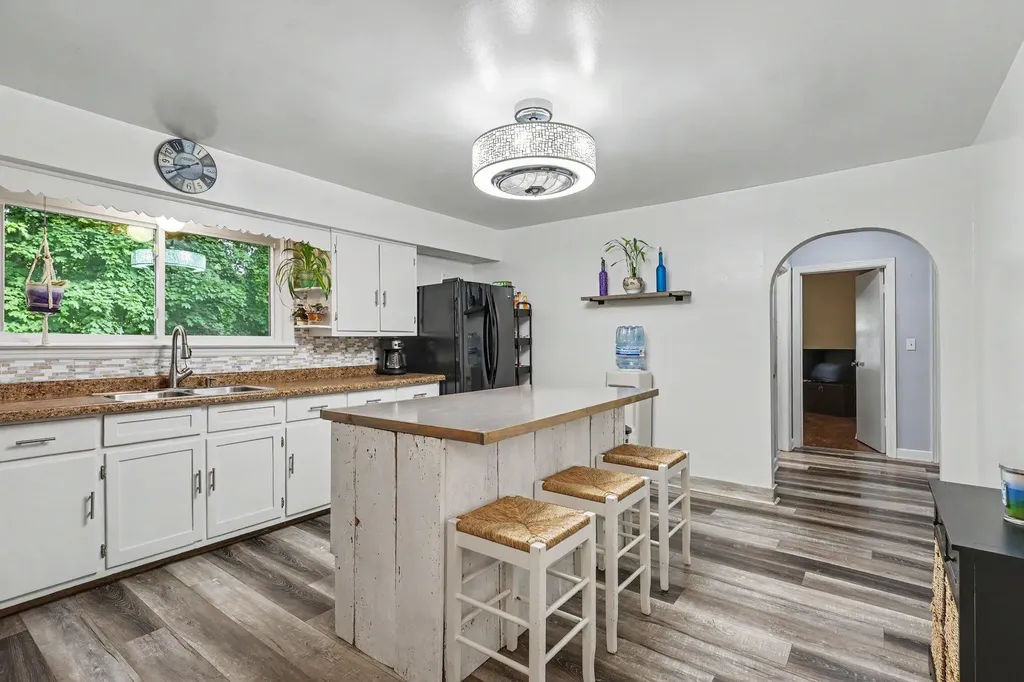 1363 S Quarterline Road Muskegon Charter Township MI 49442