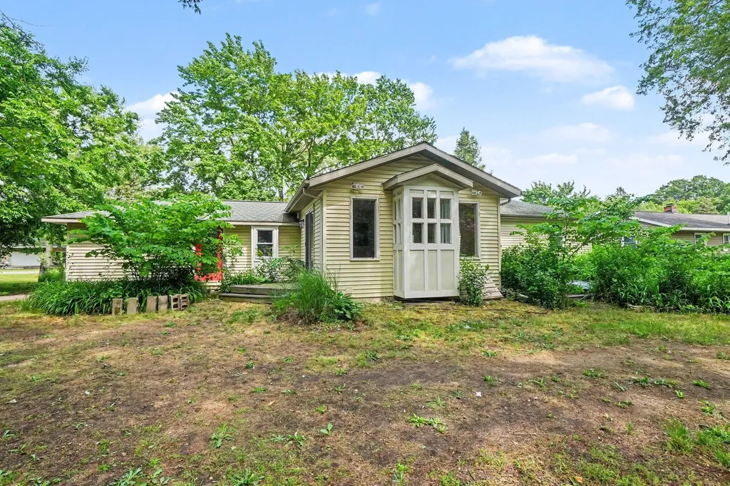 2591 142nd Avenue Holland Charter Township MI 49424