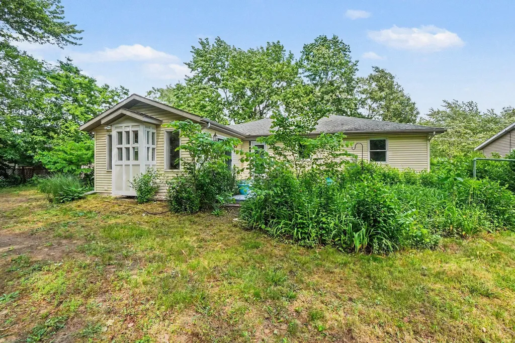 2591 142nd Avenue Holland Charter Township MI 49424