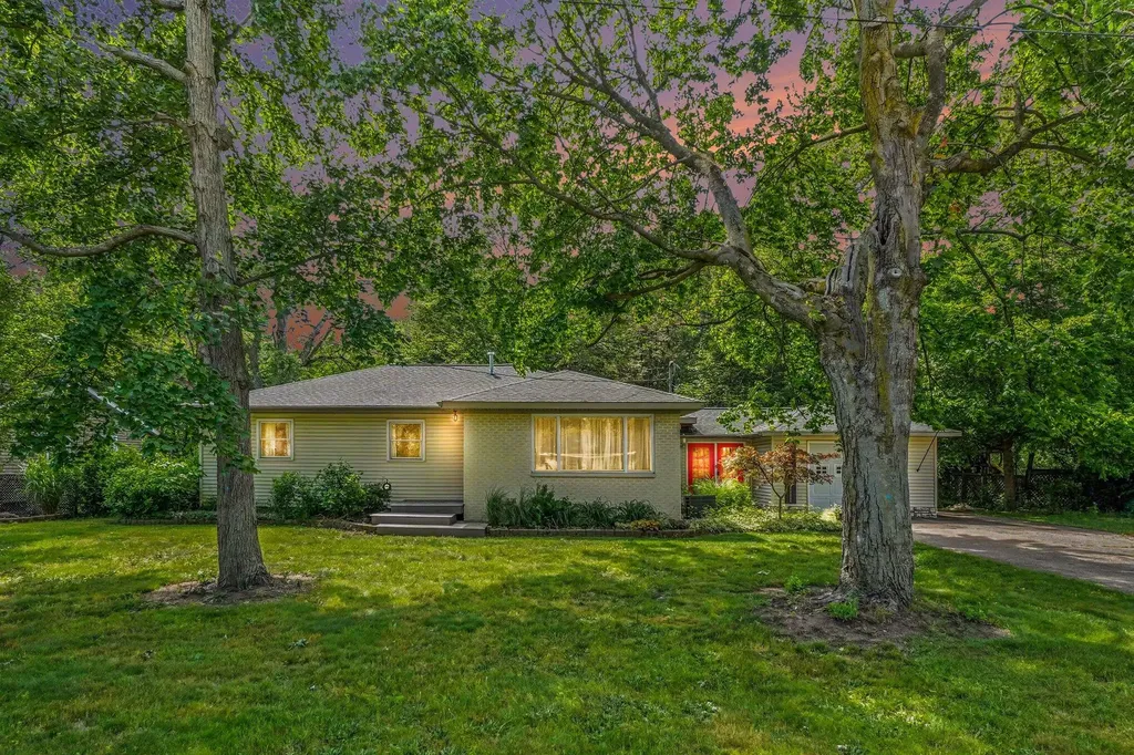 2591 142nd Avenue Holland Charter Township MI 49424