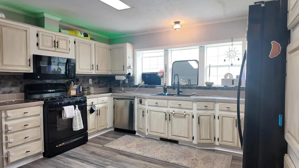 1281 E Pontaluna Road Norton Shores City MI 49456
