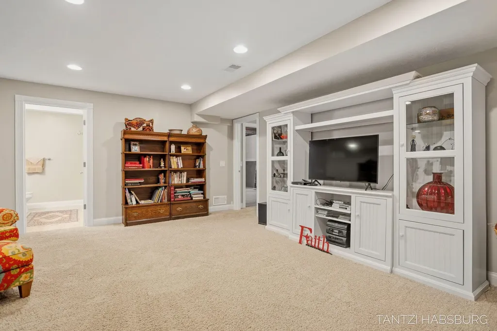 466 Trail Head Drive Park Township MI 49424