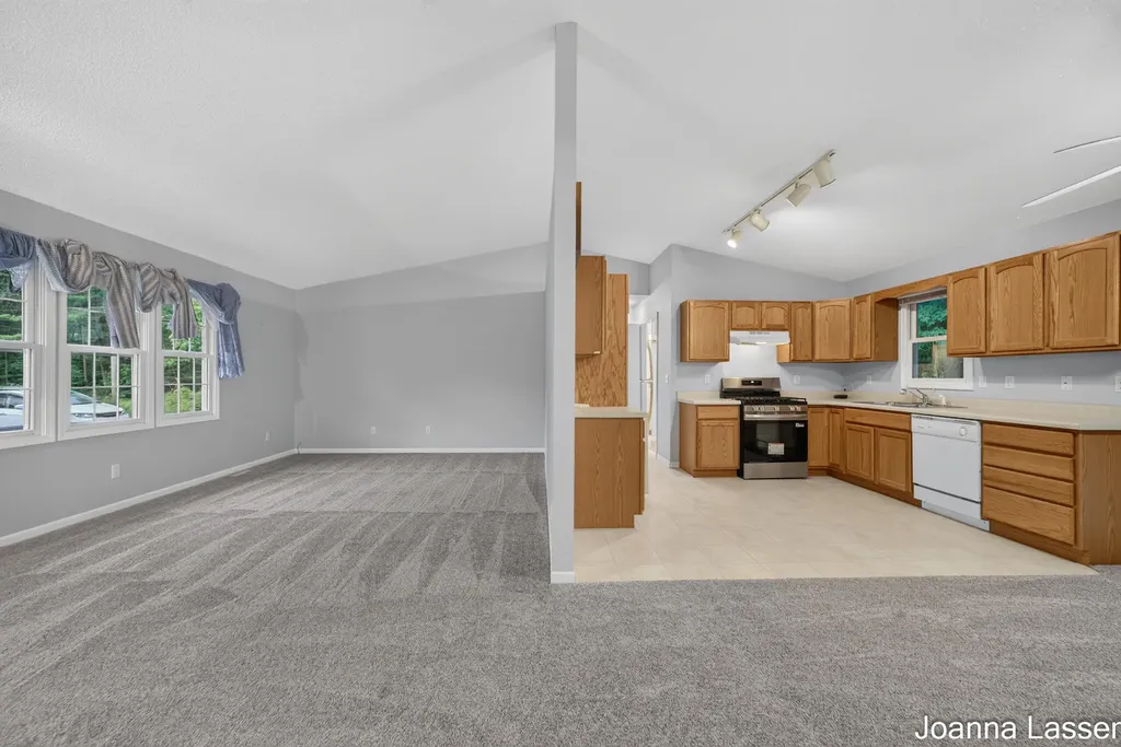 1518 E Mcmillan Road Dalton Township MI 49445