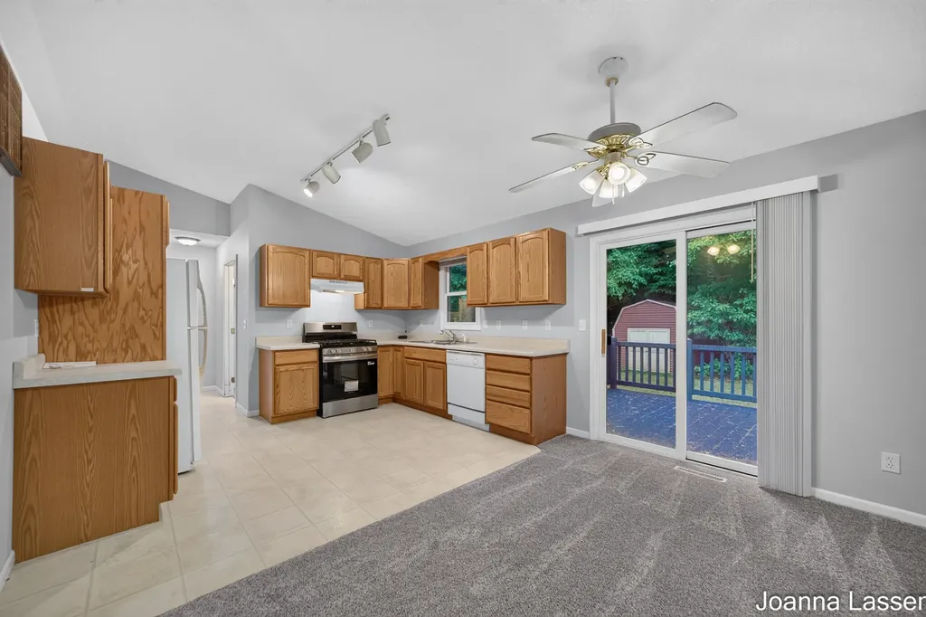 1518 E Mcmillan Road Dalton Township MI 49445