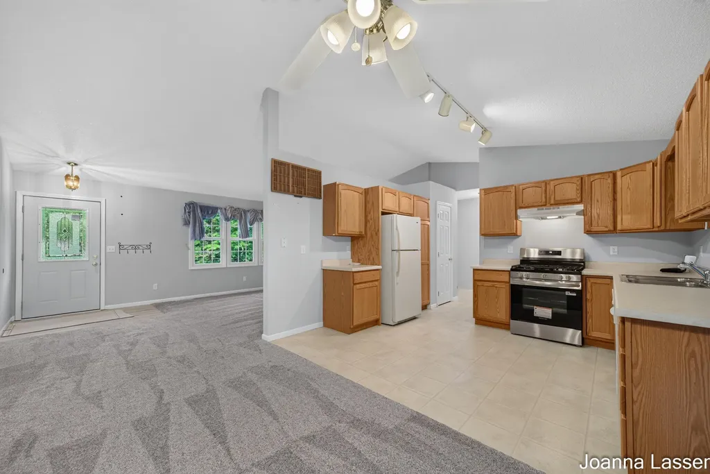 1518 E Mcmillan Road Dalton Township MI 49445