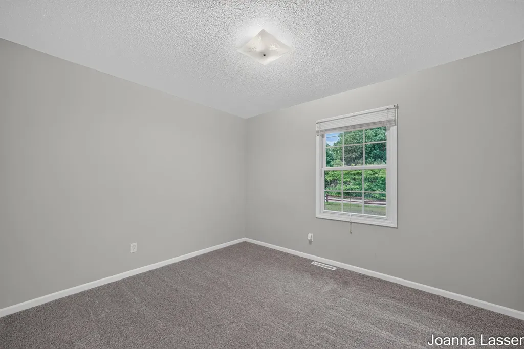 1518 E Mcmillan Road Dalton Township MI 49445