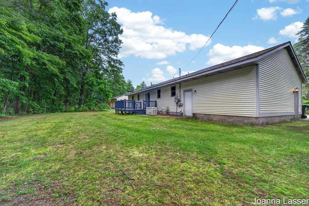 1518 E Mcmillan Road Dalton Township MI 49445