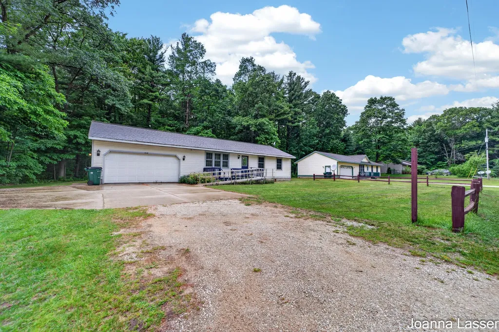 1518 E Mcmillan Road Dalton Township MI 49445