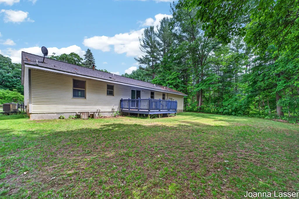1518 E Mcmillan Road Dalton Township MI 49445
