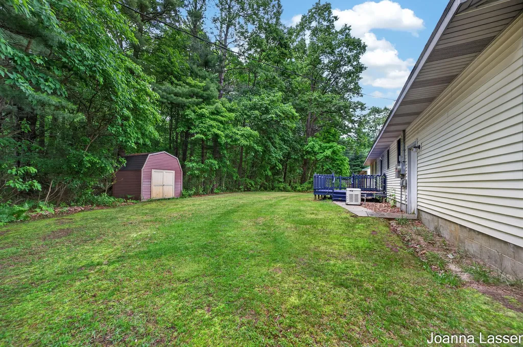 1518 E Mcmillan Road Dalton Township MI 49445