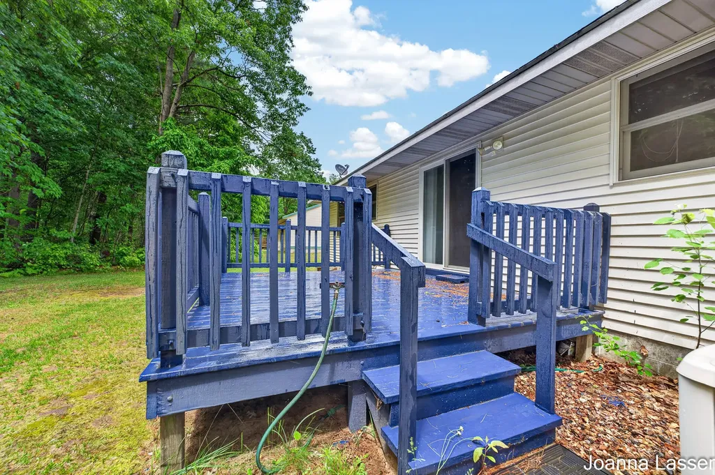 1518 E Mcmillan Road Dalton Township MI 49445