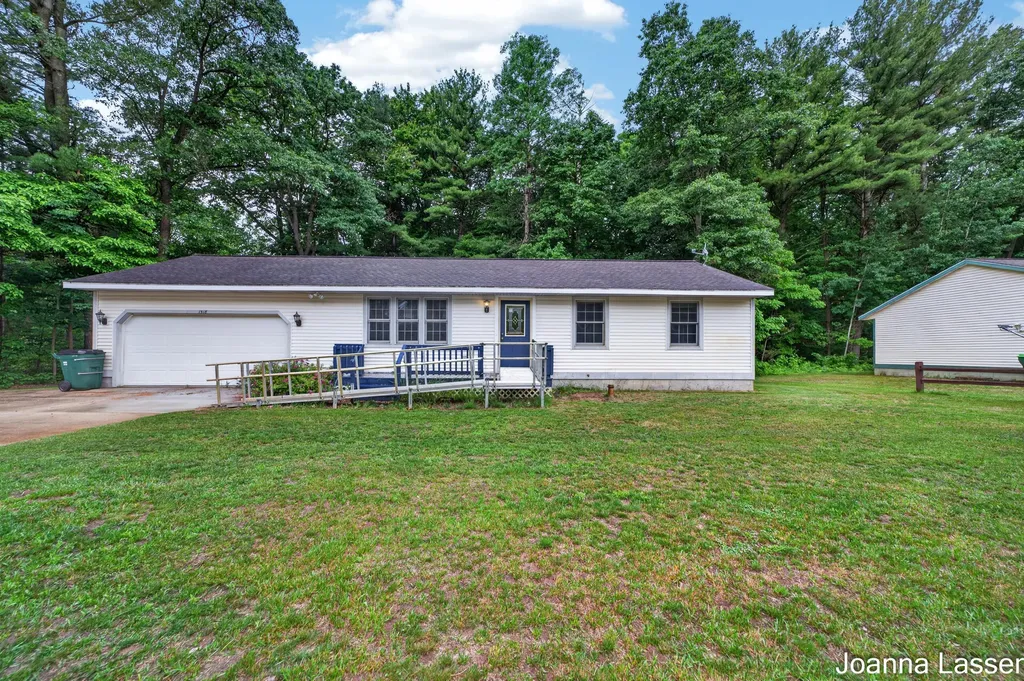 1518 E Mcmillan Road Dalton Township MI 49445