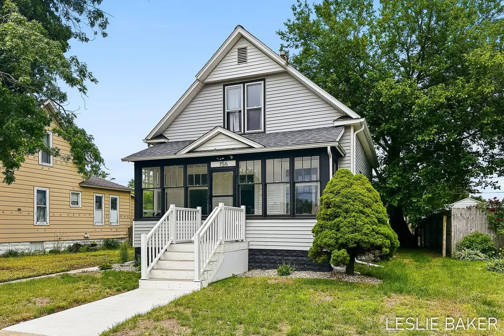 156 W 18th Street Holland City MI 49423