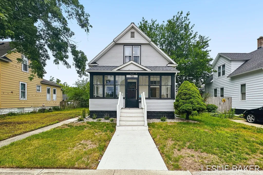 156 W 18th Street Holland City MI 49423