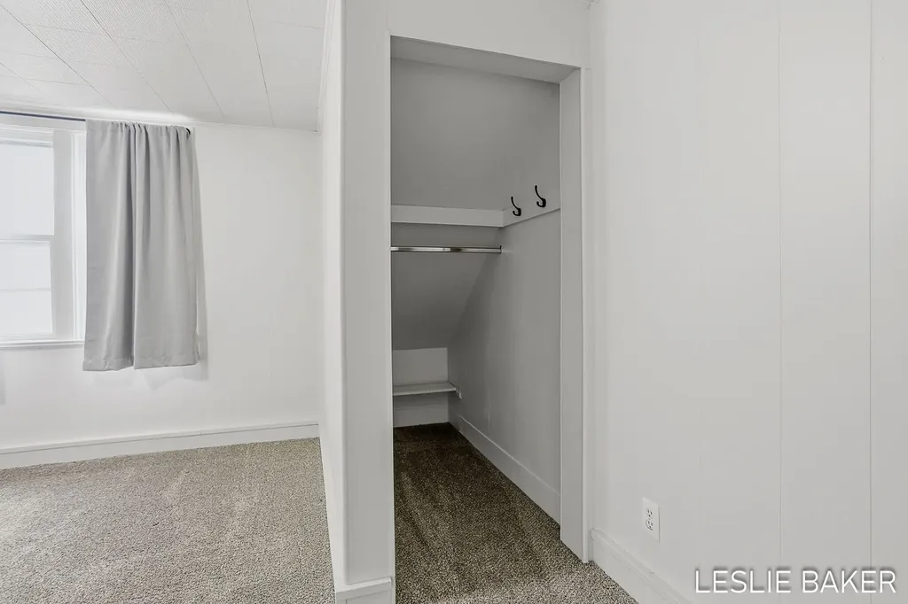 156 W 18th Street Holland City MI 49423