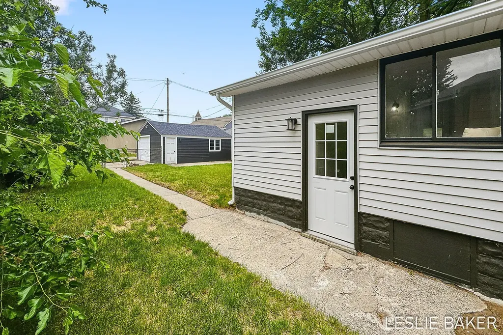 156 W 18th Street Holland City MI 49423