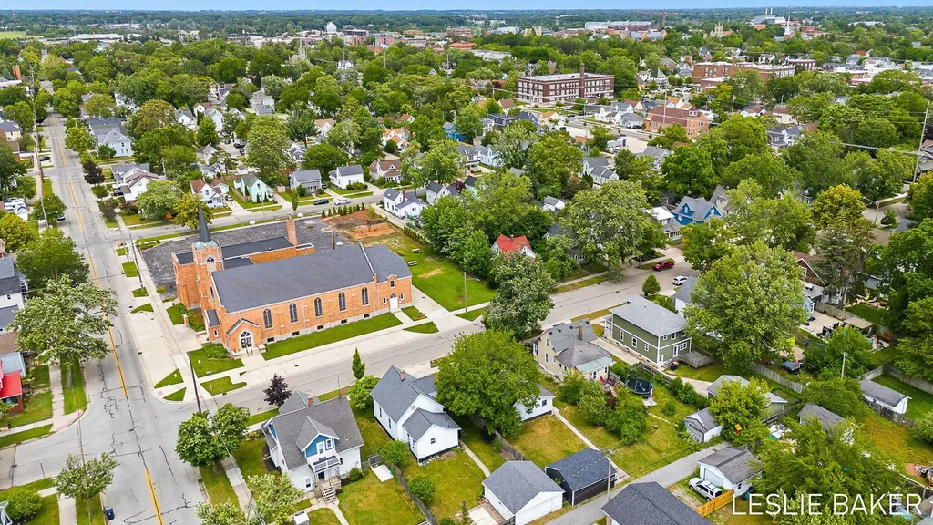 156 W 18th Street Holland City MI 49423