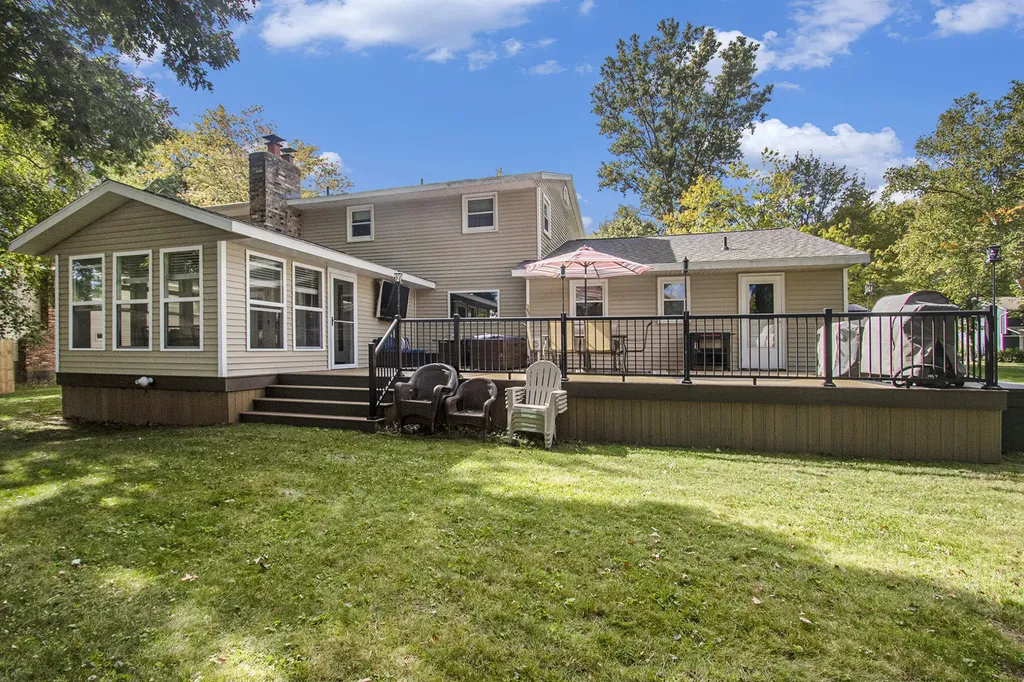 16242 Suffolk Drive Ferrysburg City MI 49456