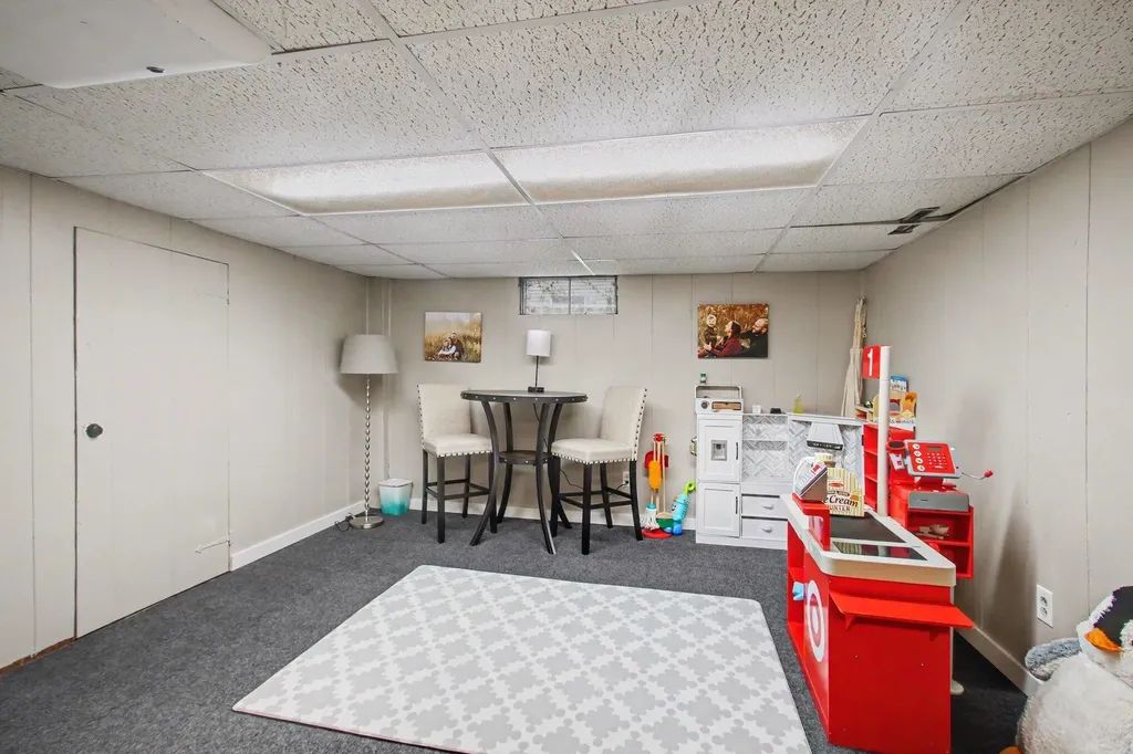 16242 Suffolk Drive Ferrysburg City MI 49456