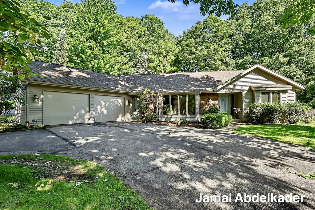 18777 Iroquois Drive Spring Lake Township MI 49456