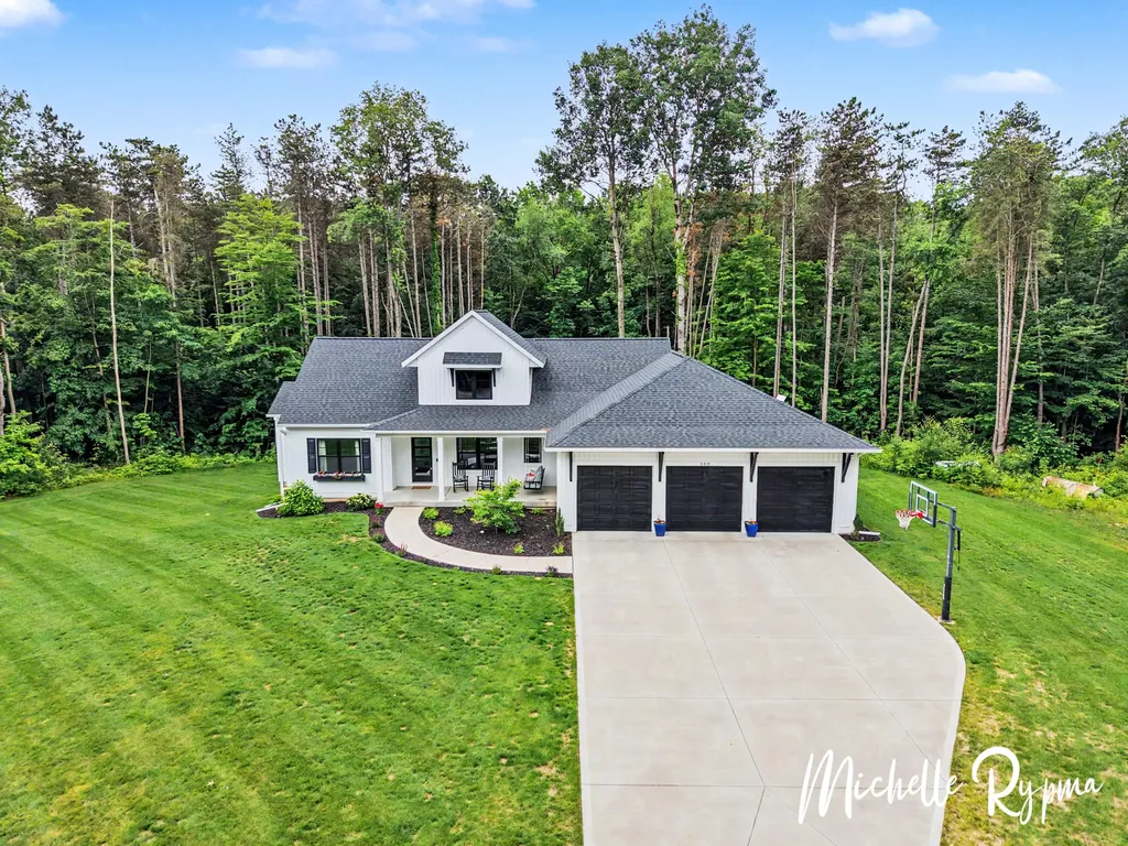5812 Timber Bluff Trail Manlius Township MI 49408