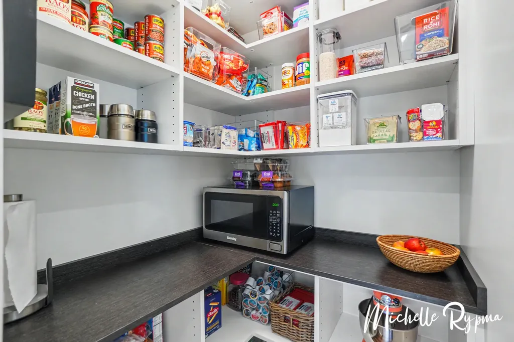 5812 Timber Bluff Trail Manlius Township MI 49408
